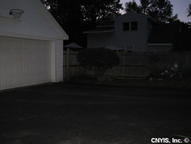 Parking Lot/Garage