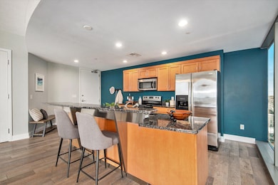 Entry/kitchen