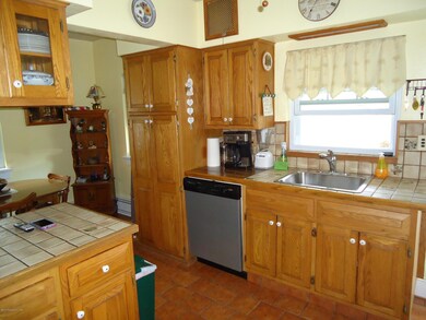 149 Warden Ave, Shavertown, PA 18708 - photo 3