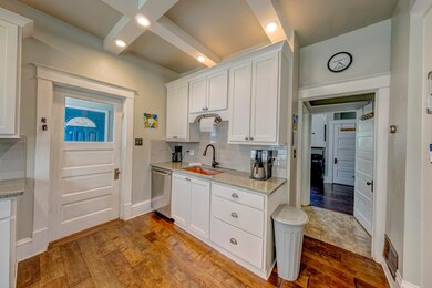 04 Kitchen