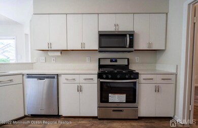 2A Spaulding Dr, Middlesex, NJ 08846 - photo 2