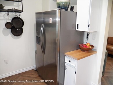 2936 Pleasant Grove Rd, Lansing, MI 48910 - photo 5