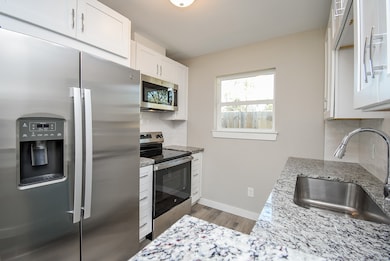 6522 De Priest St unit B, Houston, TX 77091 - photo 7