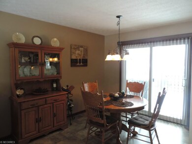 Ktichen dinette area open to kitchen and living ro
