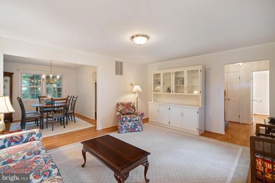 203 Owaissa Ct SE, Vienna, VA 22180 - photo 7