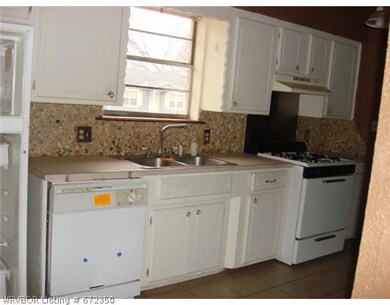 307 SW 6th St, Muldrow, OK 74948 - photo 3