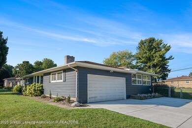 1335 Maycroft Rd, Lansing, MI 48917 - photo 3