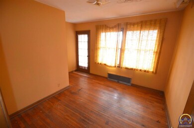 6249 SW Wanamaker Rd, Auburn, KS 66402 - photo 5