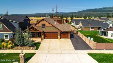 5 Aerial View Front of Home.jpg-vsunique