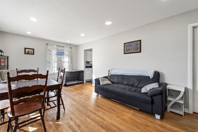 64 N Garfield Ave, Mundelein, IL 60060 - photo 5