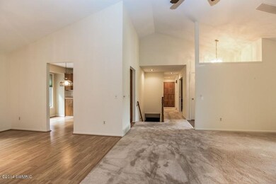 009-Living_Room-1256072-mls