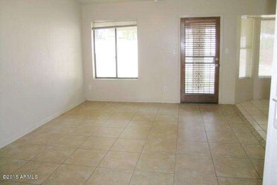 Family Room 1.JPG