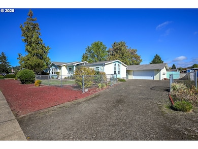 444 S State St, Sutherlin, OR 97479 - photo 2