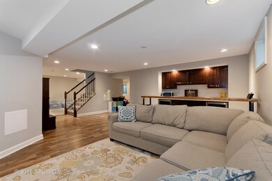 405 Lampwick Ct, Naperville, IL 60563 - photo 3