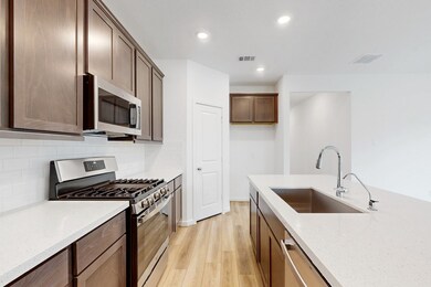 1226 Sugar Dr, Tomball, TX 77375 - photo 4