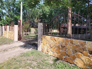513 Grove Cir, Weslaco, TX 78596 - photo 4