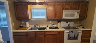 476 Sanders Rd, Dunnsville, VA 22454 - photo 4