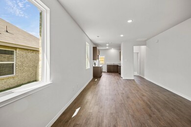 1704 Luke St, Ennis, TX 75119 - photo 5