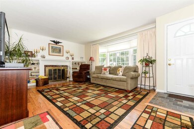 11 Hadel Rd, Schenectady, NY 12302 - photo 4