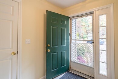 17 Village Falls Way, MerriMacK, NH 03054 - photo 3