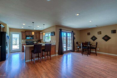 006_Kitchen and Dining Area