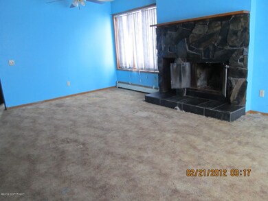 Living Room 2 w/Fireplace