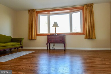 136 Hickory Hill Rd, Philadelphia, PA 19154 - photo 3