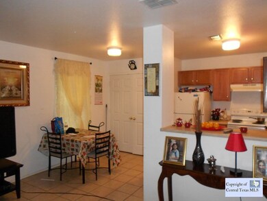 1557 N Heideke St, Seguin, TX 78155 - photo 2