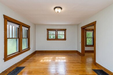 427 N 8th Ave E, Newton, IA 50208 - photo 6