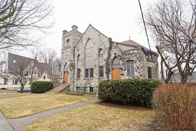 125 Circular St, Saratoga Springs, NY 12866 - photo 2