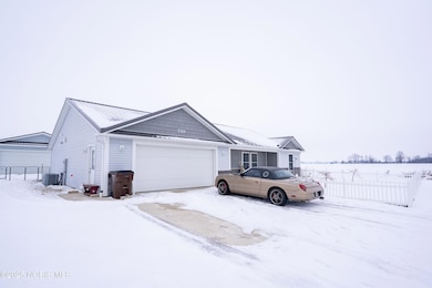 720 Bergman Dr, Sherwood, OH 43556 - photo 4