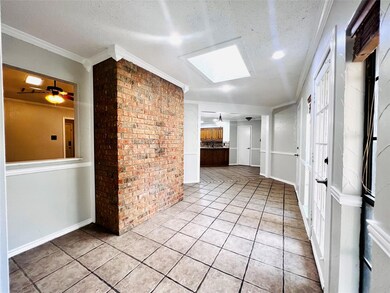 929 Pleasant Valley Cir, Bedford, TX 76021 - photo 5