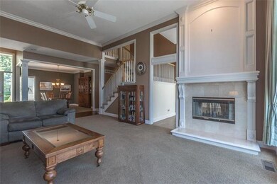 9831 Walker St, Lenexa, KS 66220 - photo 5