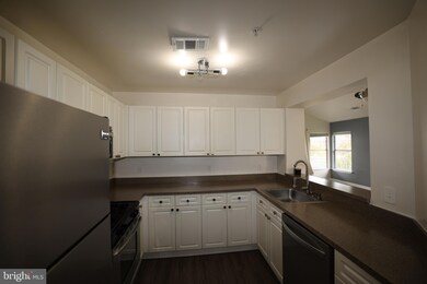 45090 Brae Terrace unit 201, Ashburn, VA 20147 - photo 3