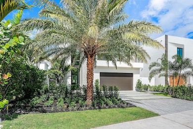 721 Lake Ave N, Delray Beach, FL 33483 - photo 2