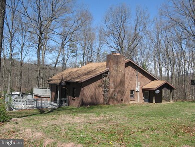 922 Poole Rd, Hedgesville, WV 25427 - photo 3