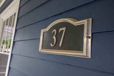 Immaculate -- Ready to Move In!