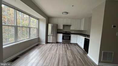 12961 Woodcutter Cir, Germantown, MD 20876 - photo 6