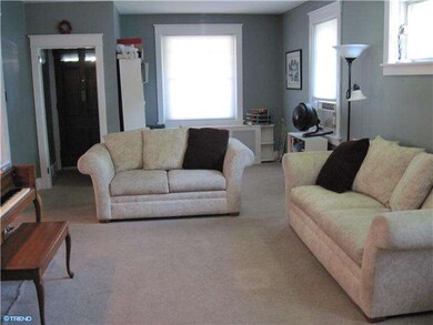 130 E Parkway Ave, Chester, PA 19013 - photo 6