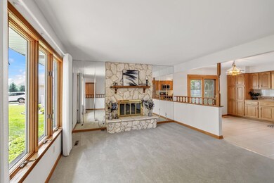 638 N Lillian St, Griffith, IN 46319 - photo 4