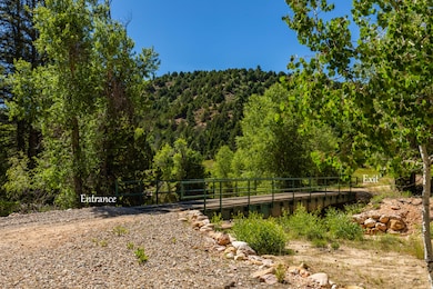 Stanger Cabin exteriors-06
