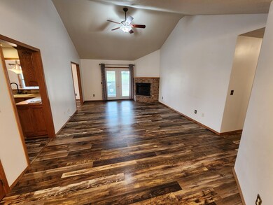 12235 Ledbetter Dr, Neosho, MO 64850 - photo 6