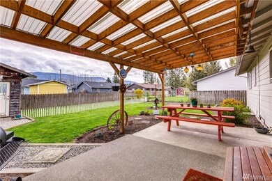 806 W 1st St, Nooksack, WA 98247 - photo 3