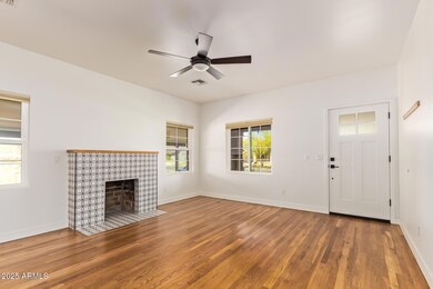 2526 N Edgemere St, Phoenix, AZ 85006 - photo 2