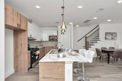 855 S Victory Dr unit A B, Houston, TX 77088 - photo 5