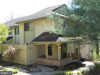 17 Pine Woods Ct unit 17, Reading, PA 19607 - photo 2