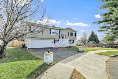 195 Meadow Park Dr, Milford, CT 06461 - photo 2