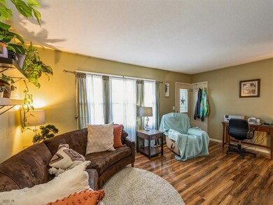 912 E 23rd St, Des Moines, IA 50317 - photo 6