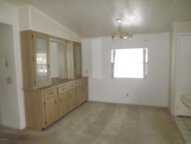 619 Amaryllis - Dining Room