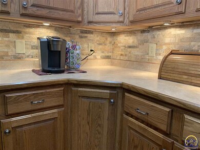 6317 SW 42nd Ct, Topeka, KS 66610 - photo 5